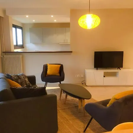 3p 71 M2 Avec Parking Gratuit A Apartment