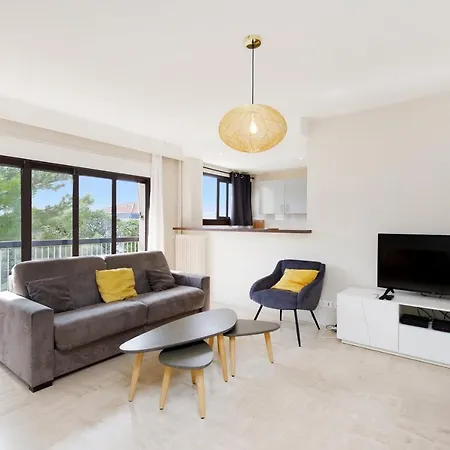 3p 71 M2 Avec Parking Gratuit A Apartment *